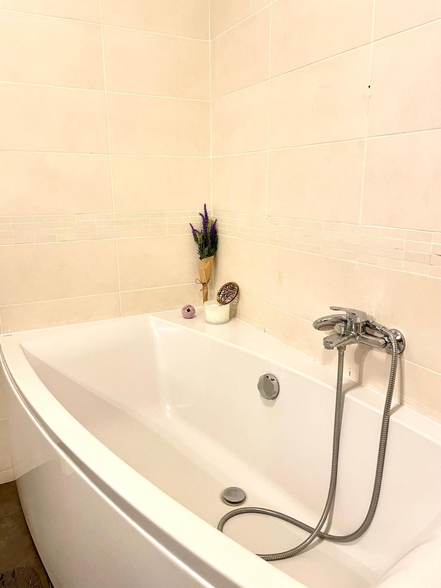 Moonlight Charming Shelter - 3Br 180º Balcony View Apartment Oradea Luaran gambar