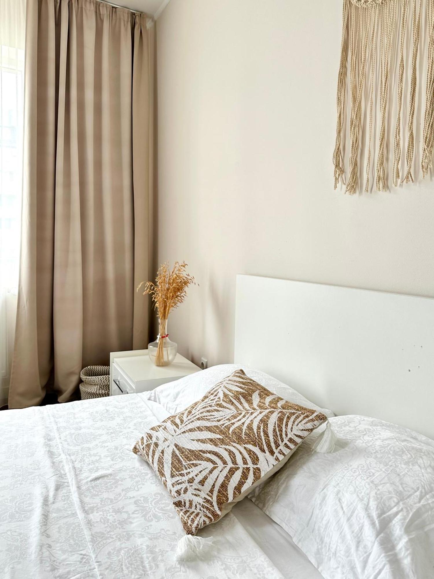 Moonlight Charming Shelter - 3Br 180º Balcony View Apartment Oradea Luaran gambar