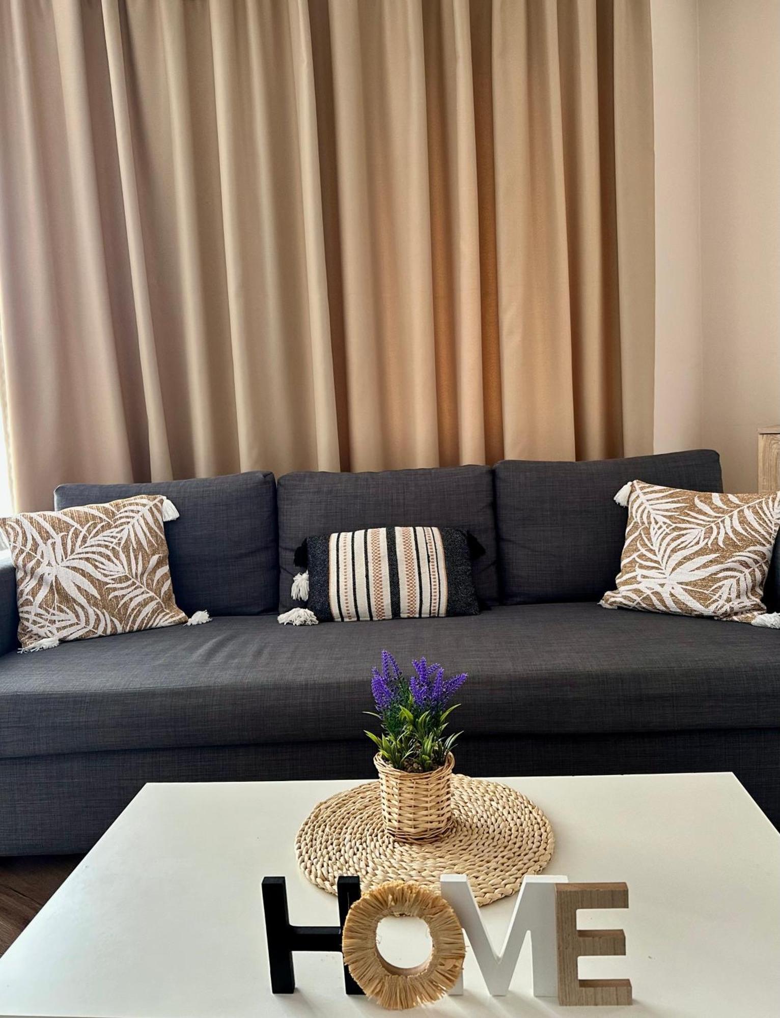 Moonlight Charming Shelter - 3Br 180º Balcony View Apartment Oradea Luaran gambar