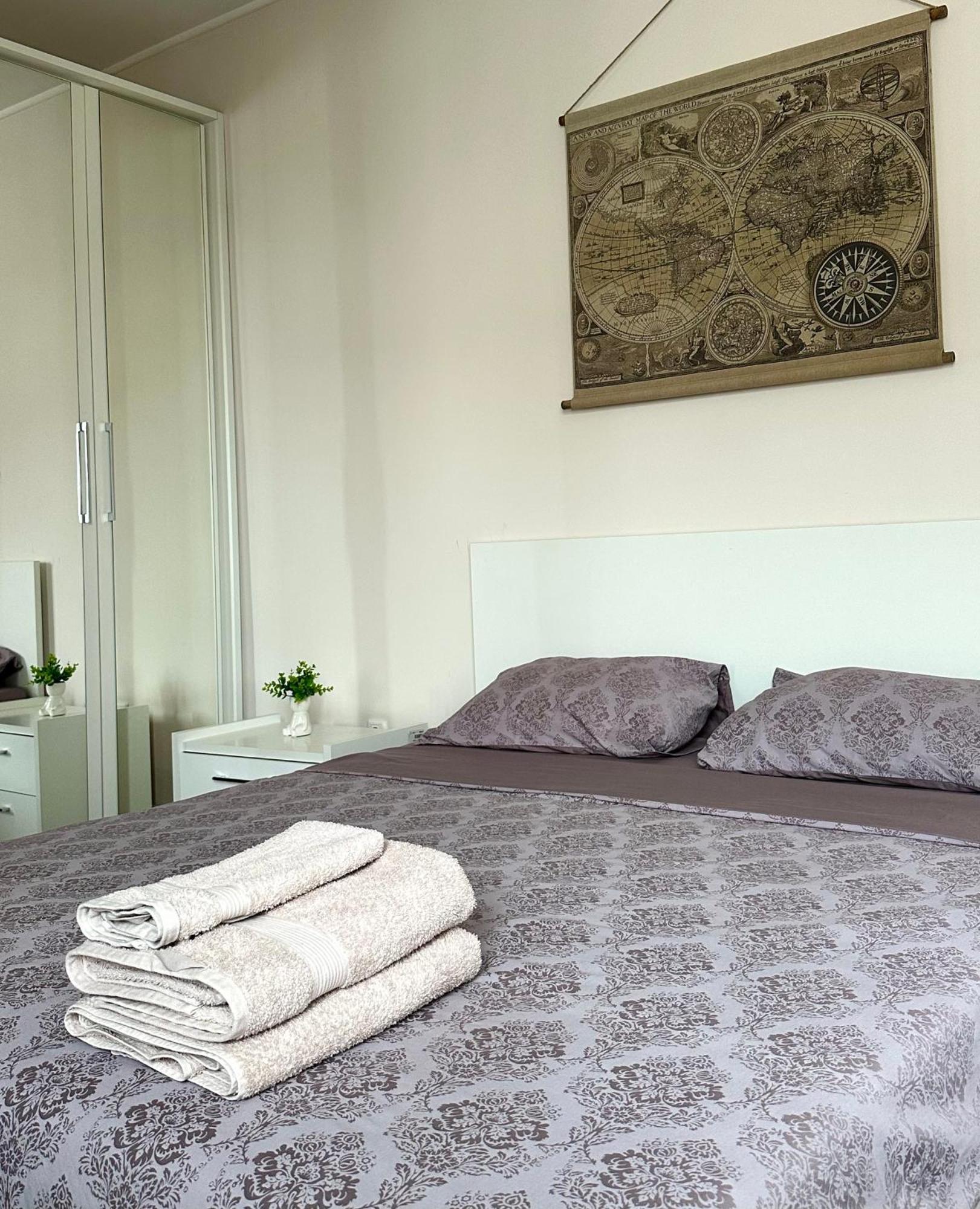 Moonlight Charming Shelter - 3Br 180º Balcony View Apartment Oradea Luaran gambar