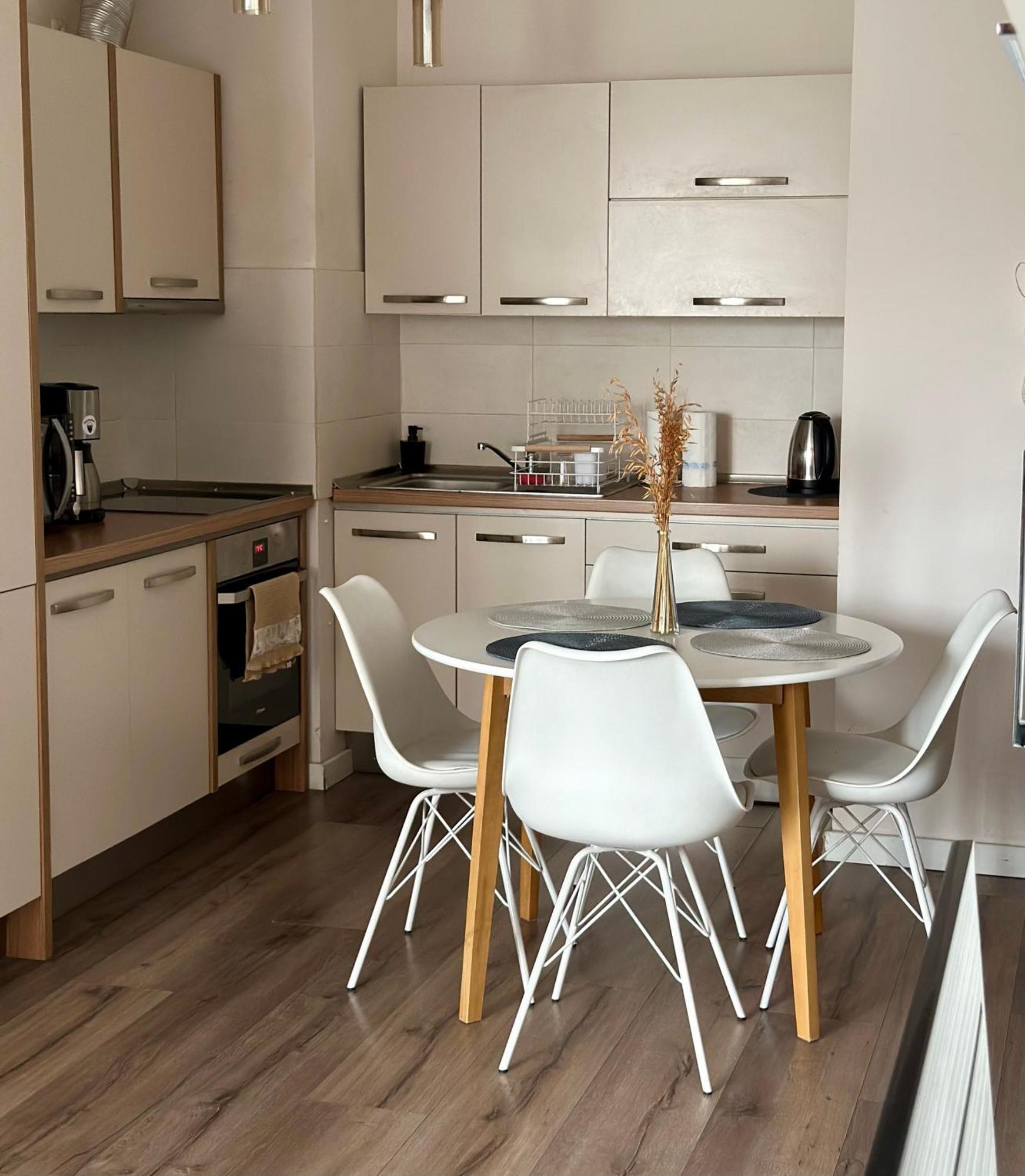 Moonlight Charming Shelter - 3Br 180º Balcony View Apartment Oradea Luaran gambar